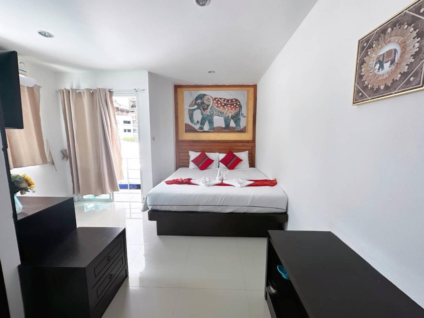 Abby'S House Hotel Patong Bagian luar foto