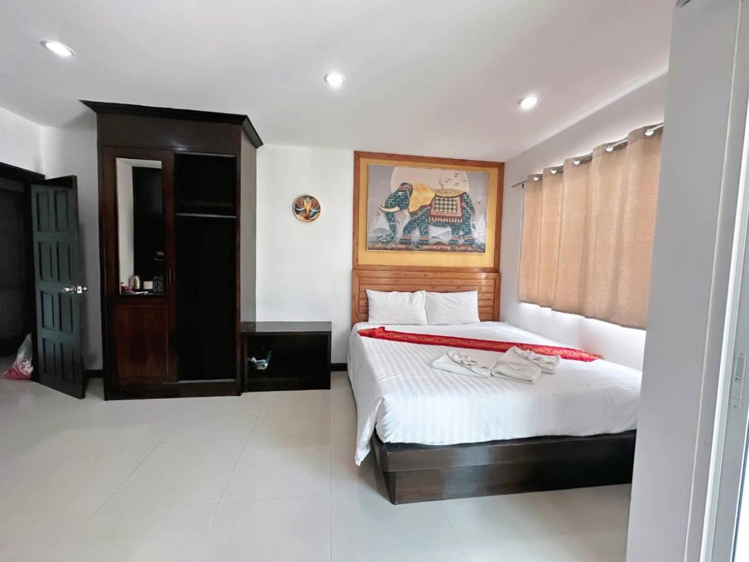Abby'S House Hotel Patong Bagian luar foto