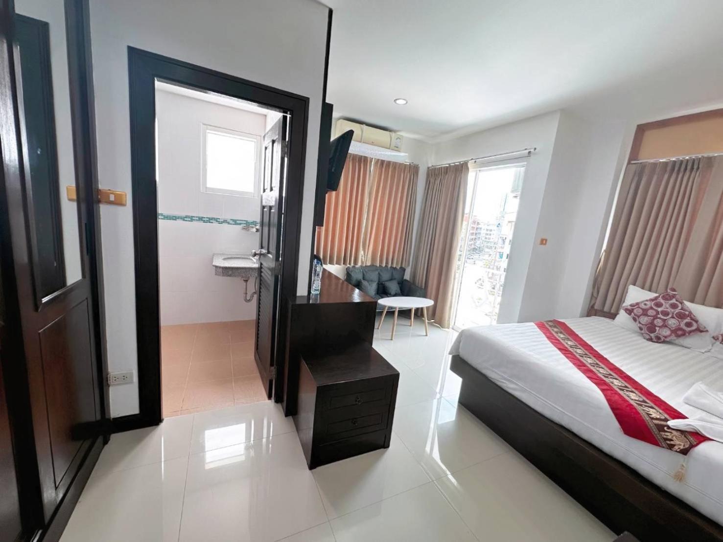 Abby'S House Hotel Patong Bagian luar foto