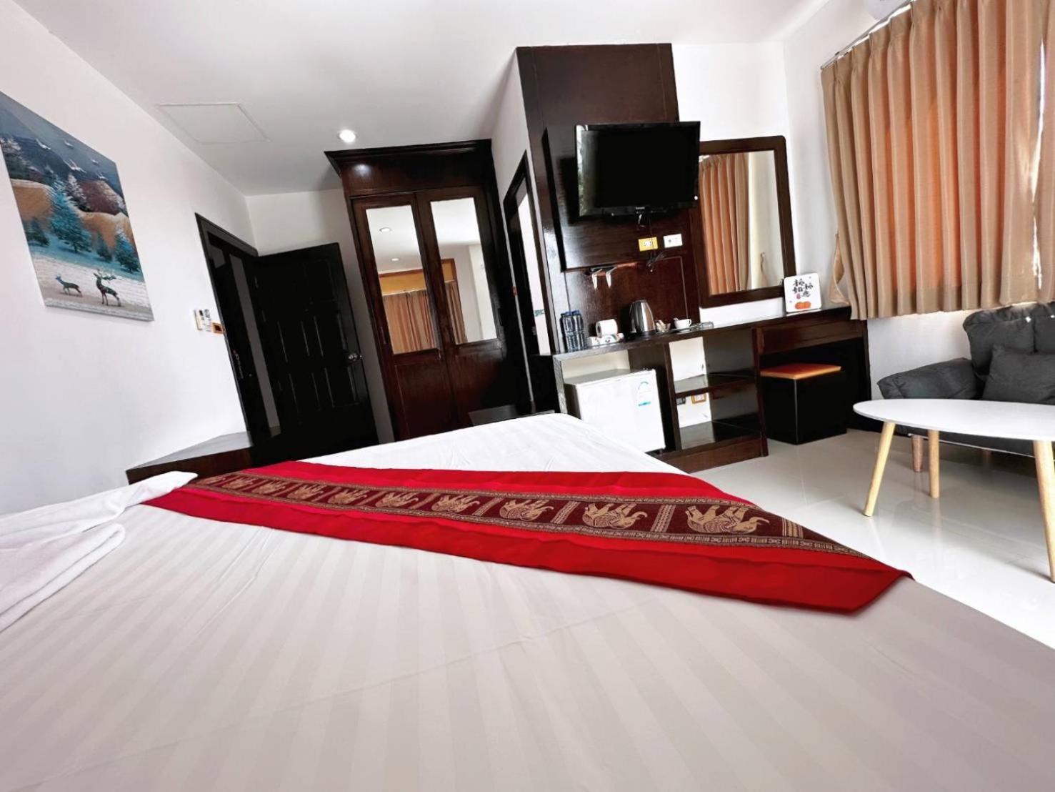 Abby'S House Hotel Patong Bagian luar foto