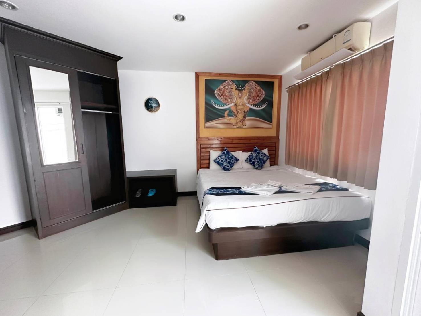 Abby'S House Hotel Patong Bagian luar foto
