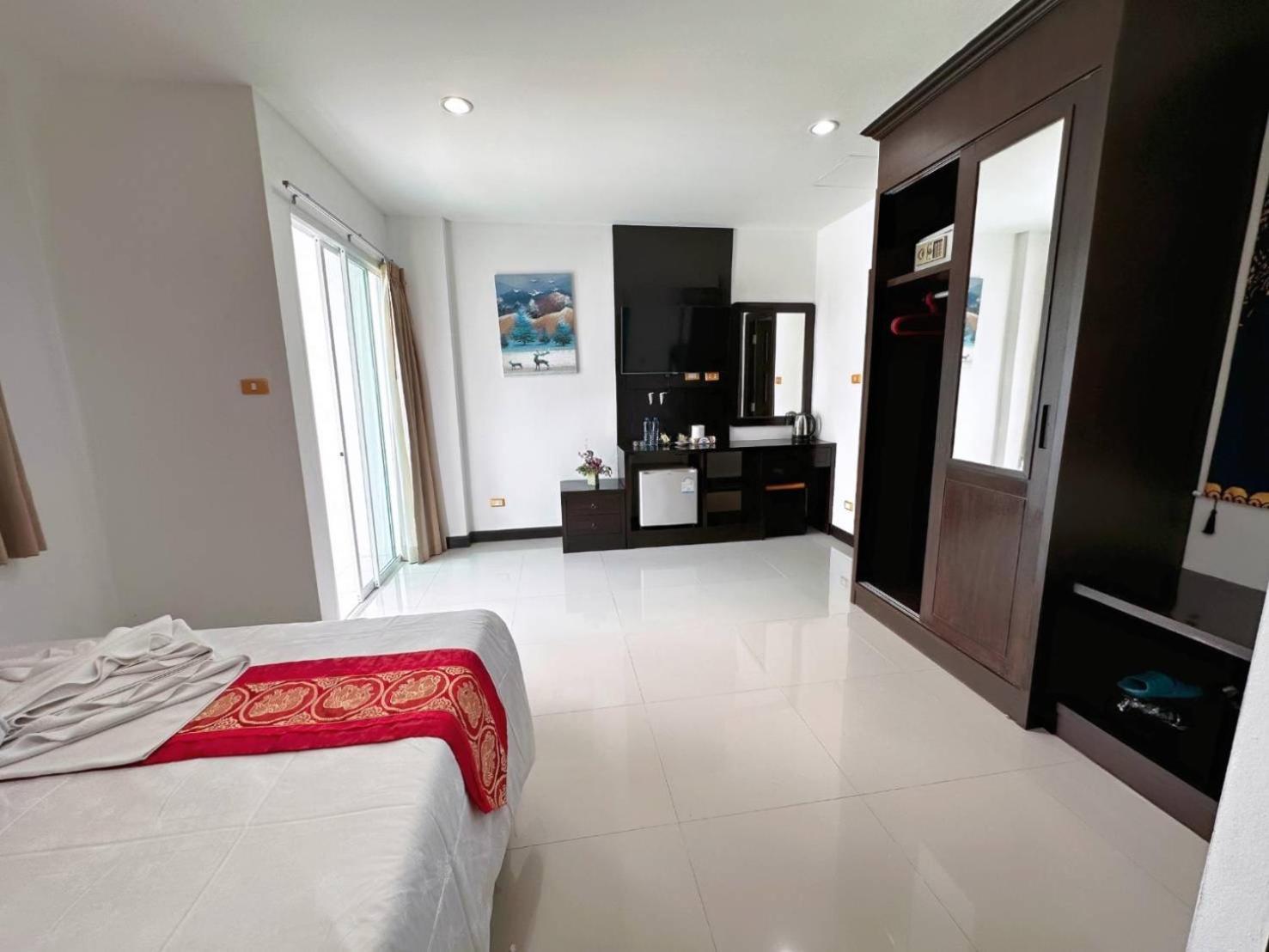 Abby'S House Hotel Patong Bagian luar foto