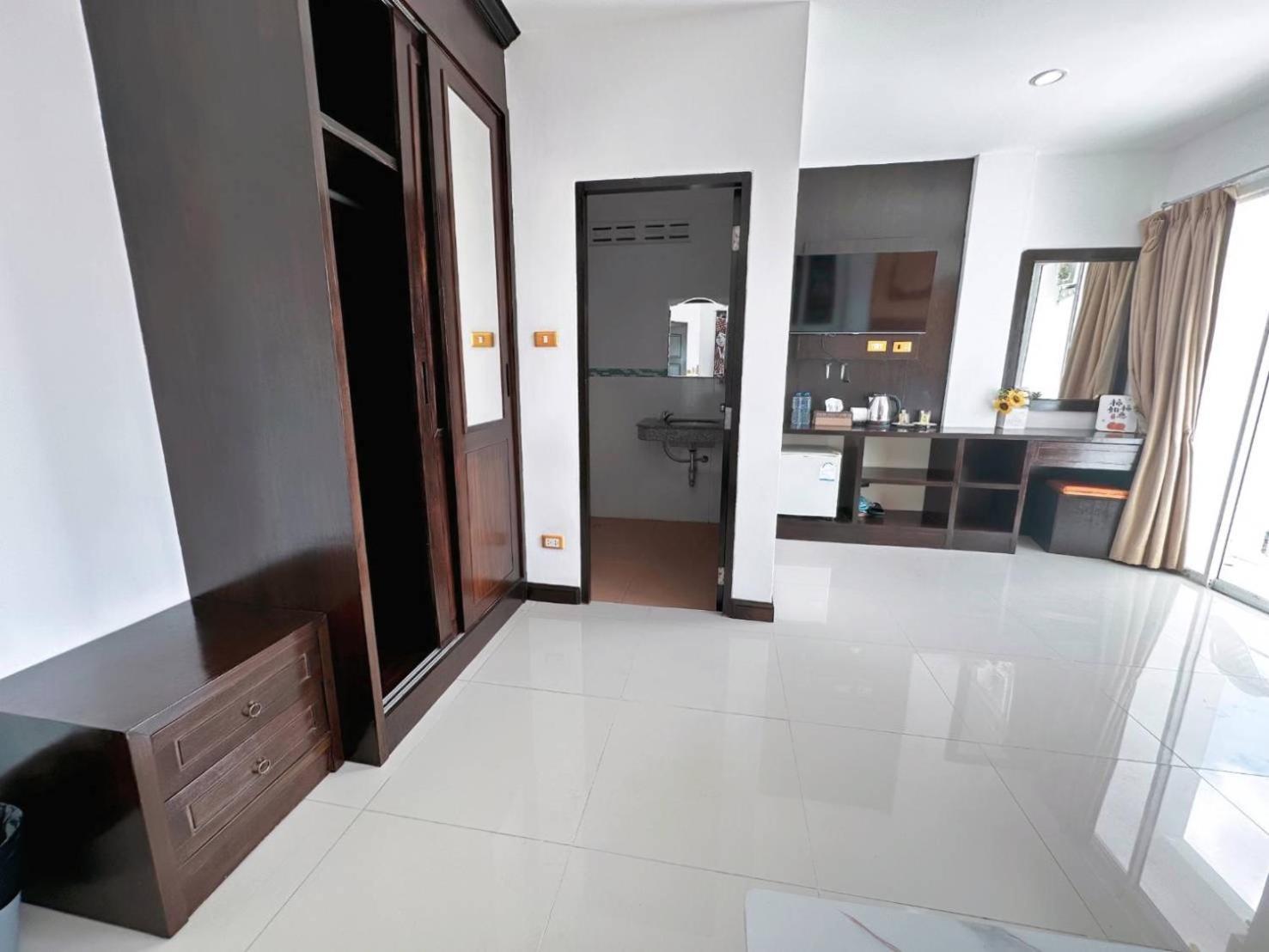 Abby'S House Hotel Patong Bagian luar foto