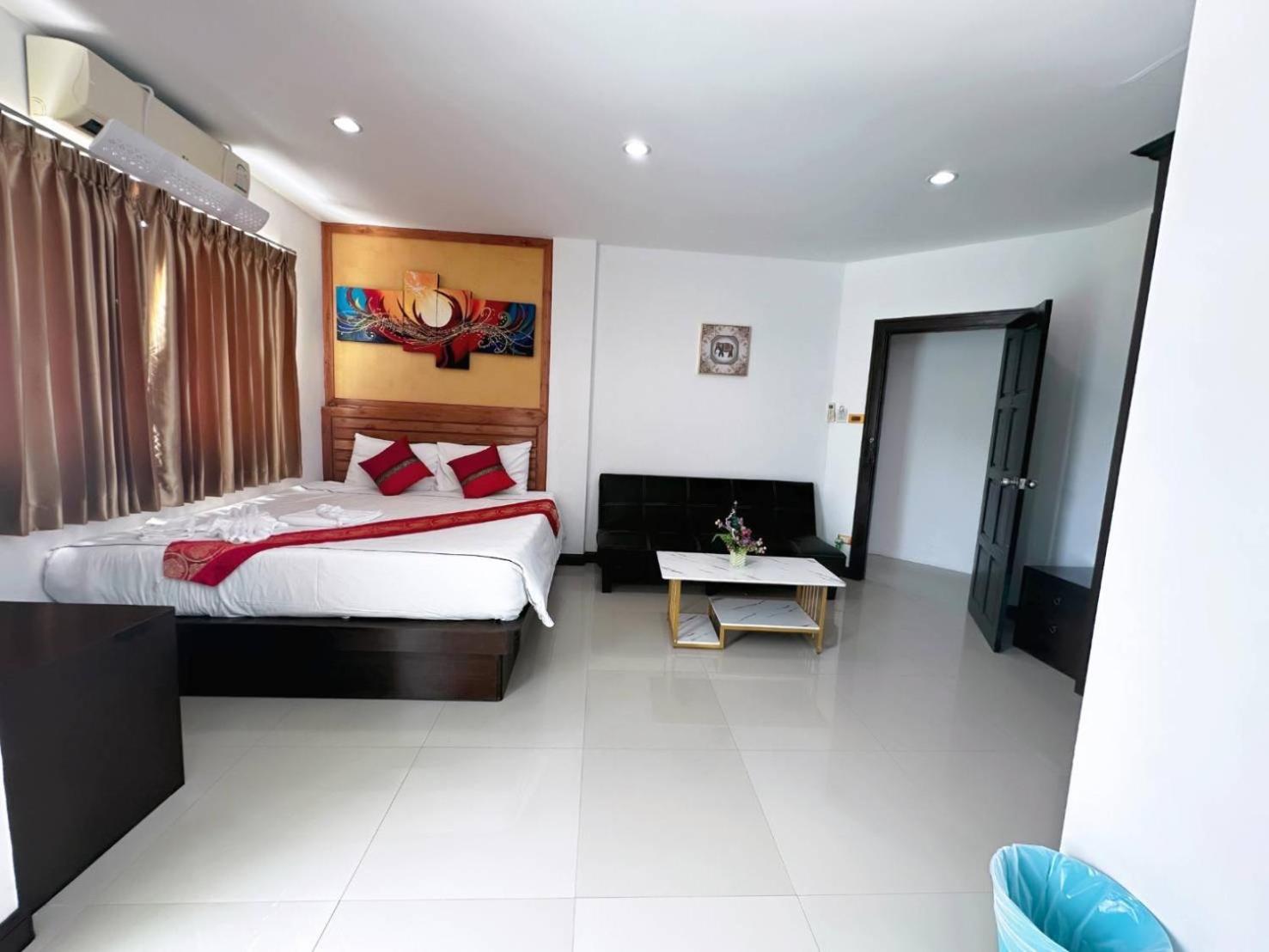 Abby'S House Hotel Patong Bagian luar foto