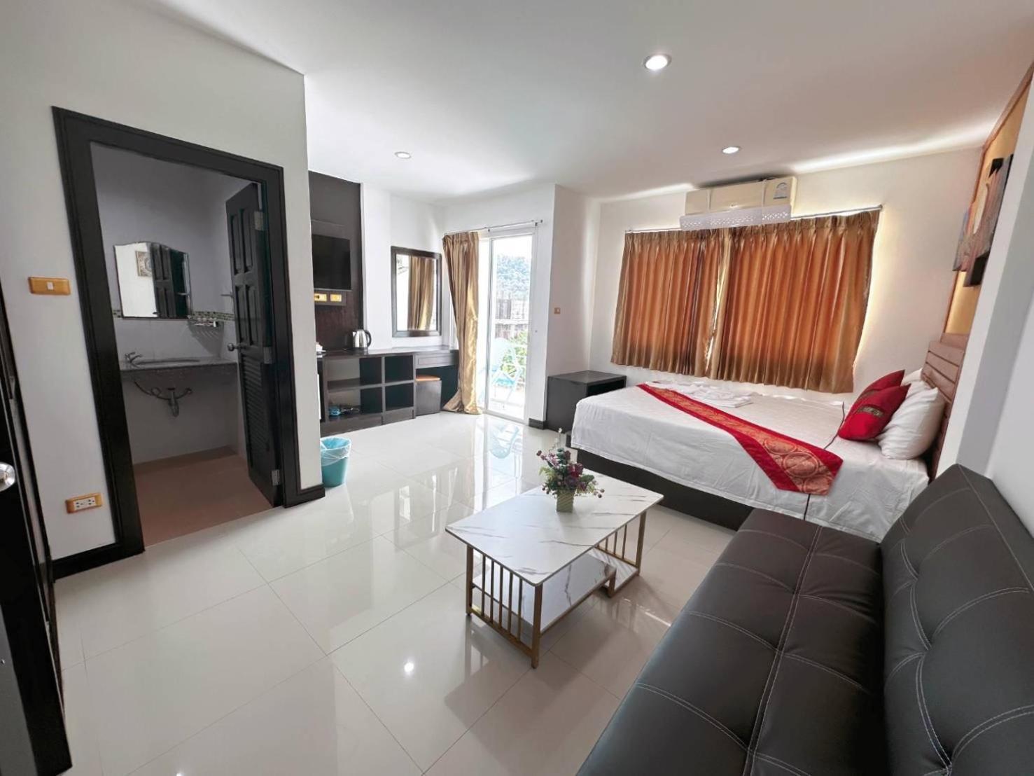 Abby'S House Hotel Patong Bagian luar foto