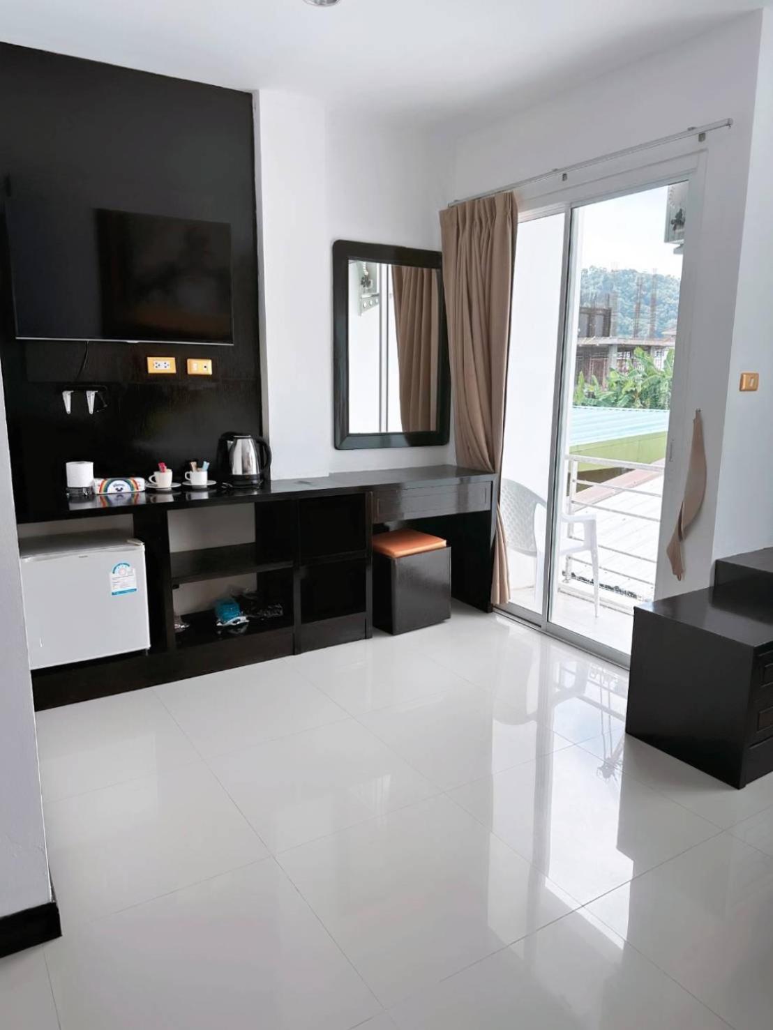 Abby'S House Hotel Patong Bagian luar foto