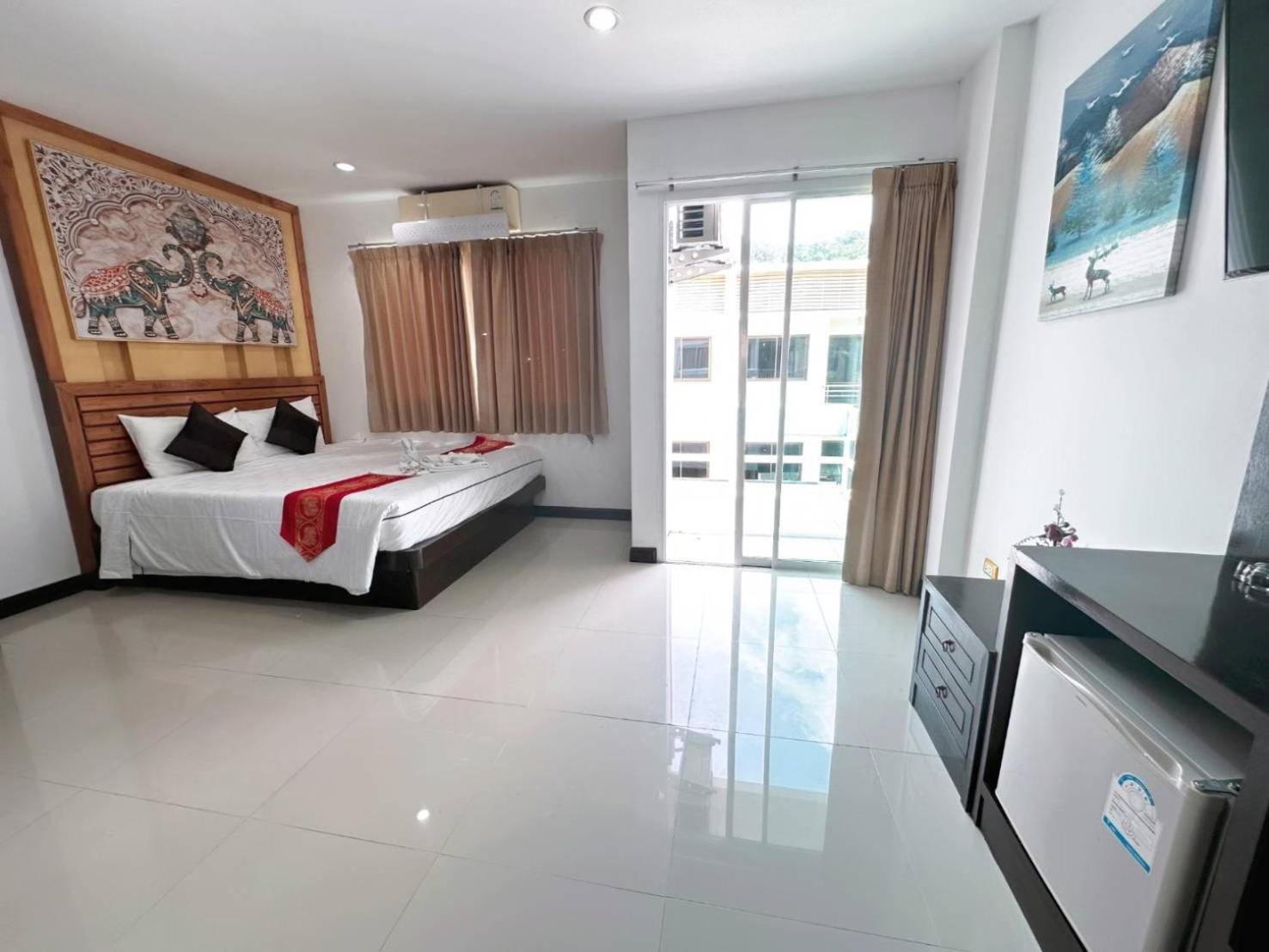 Abby'S House Hotel Patong Bagian luar foto