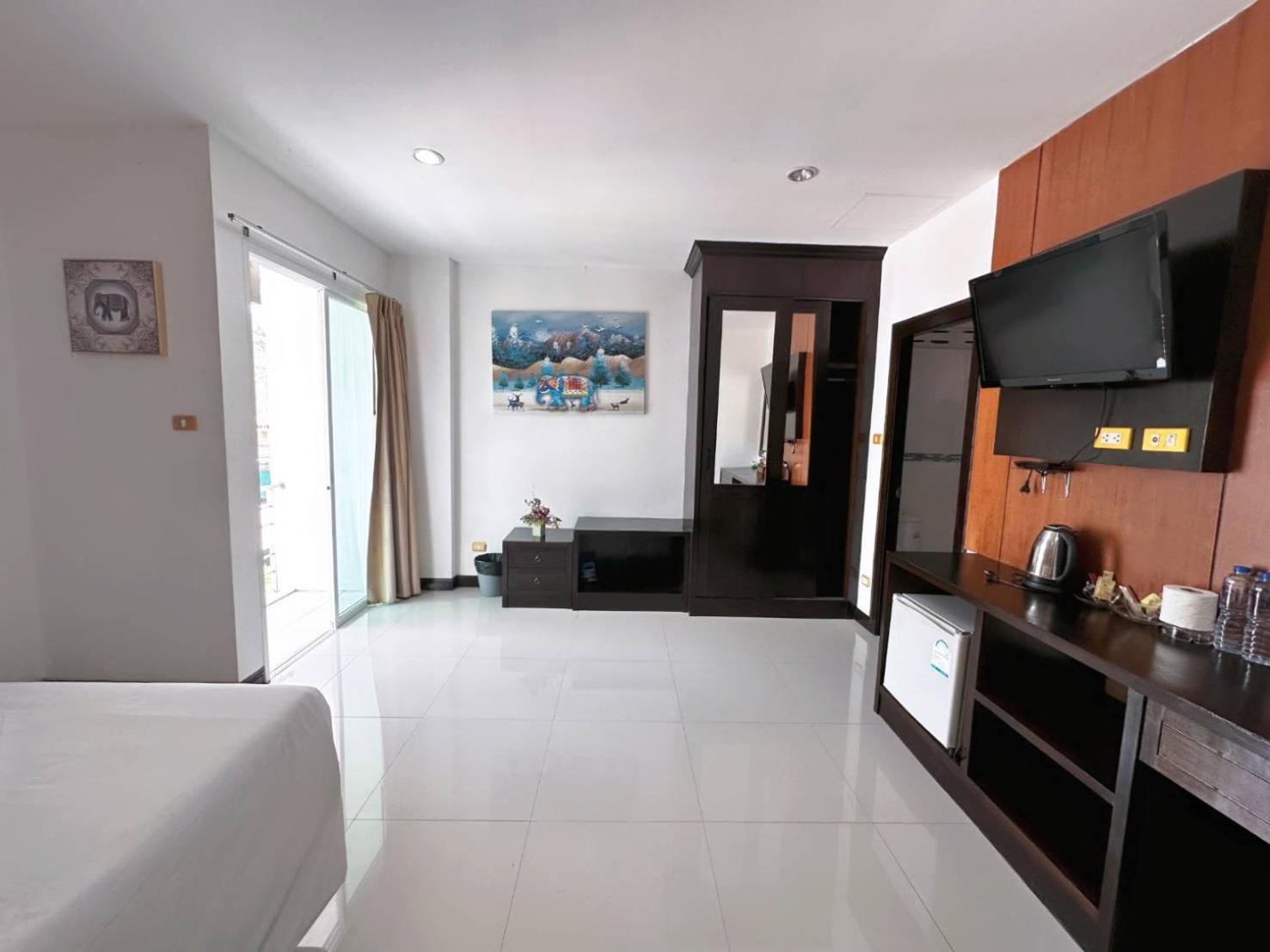 Abby'S House Hotel Patong Bagian luar foto