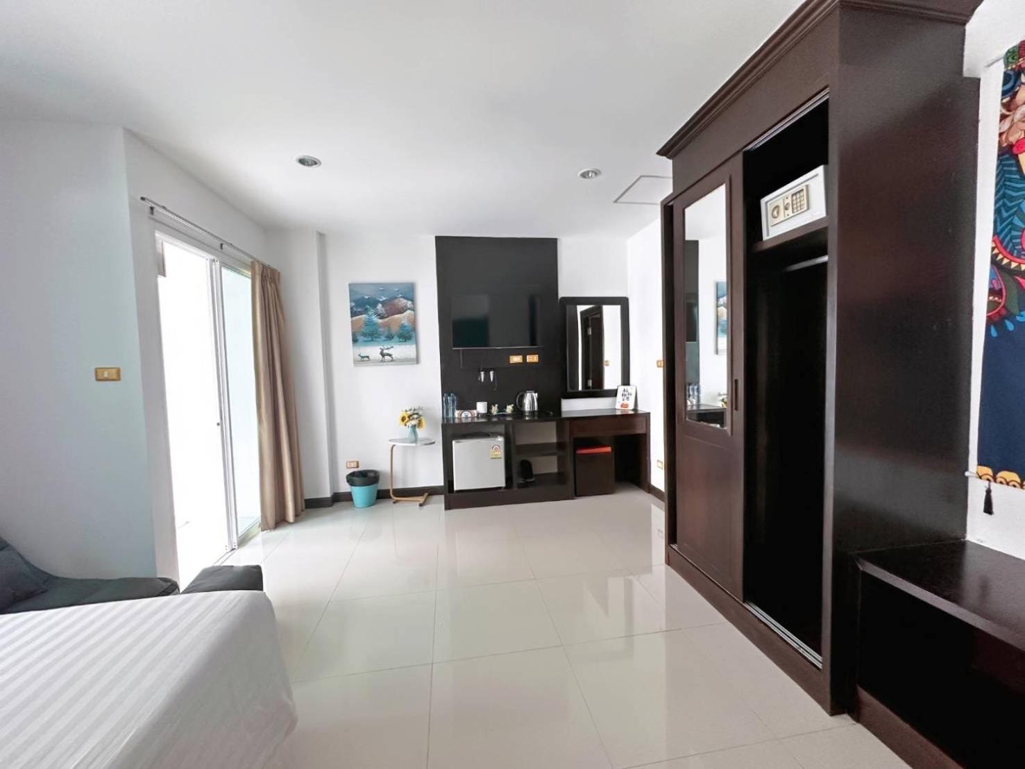 Abby'S House Hotel Patong Bagian luar foto
