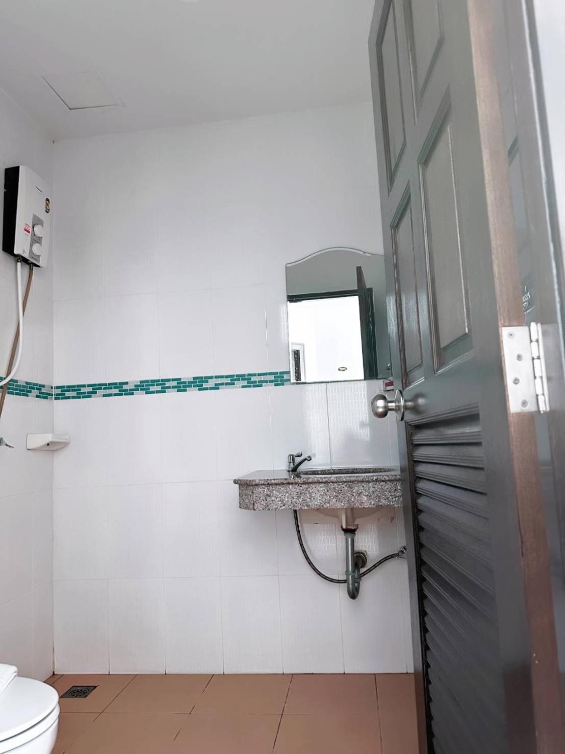 Abby'S House Hotel Patong Bagian luar foto