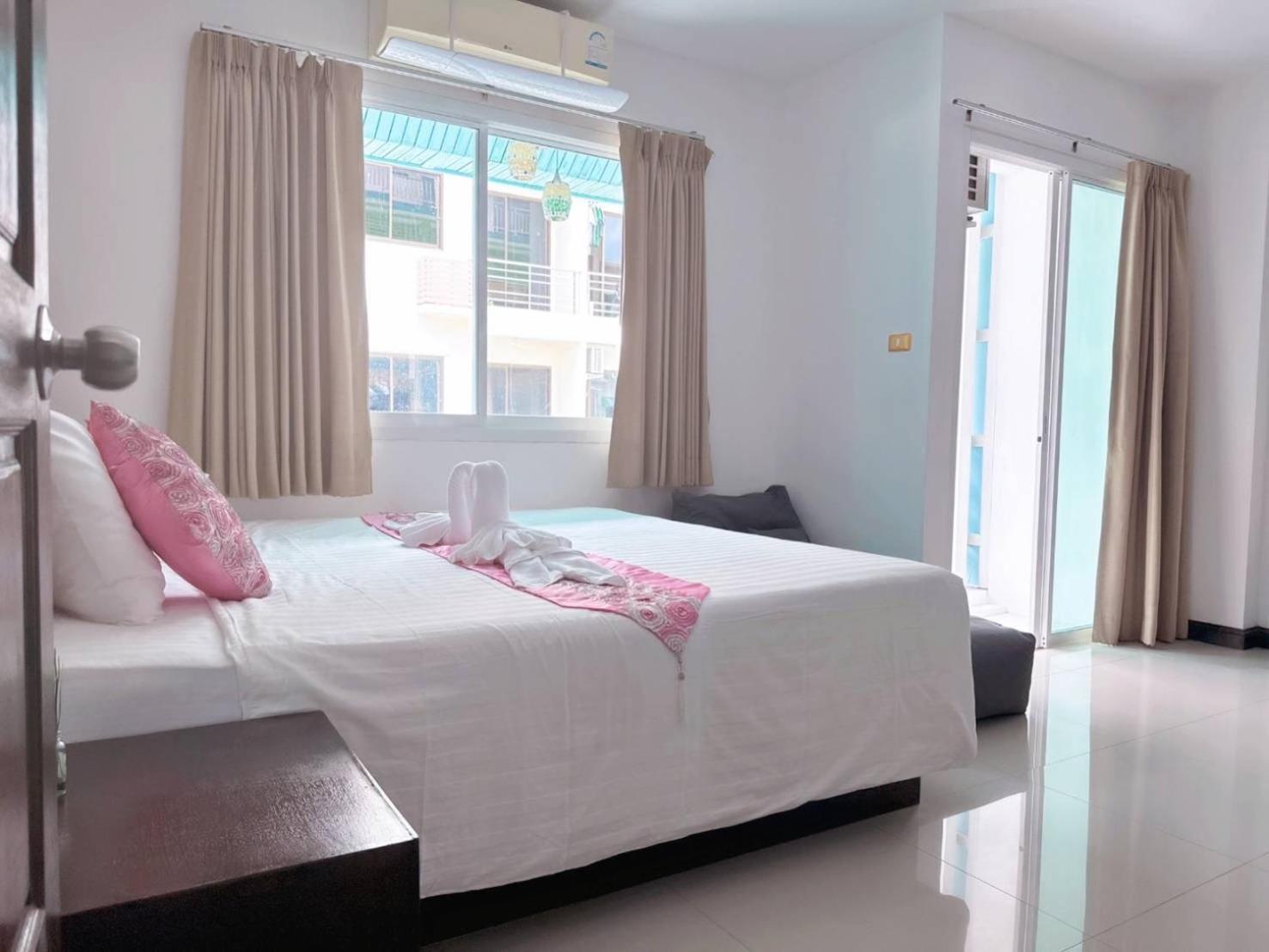 Abby'S House Hotel Patong Bagian luar foto